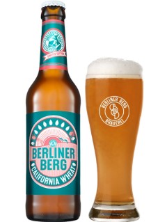 deutsches Craft Beer Berliner Berg California Wheat in der 33cl Bierflasche mit gefülltem Bierglas