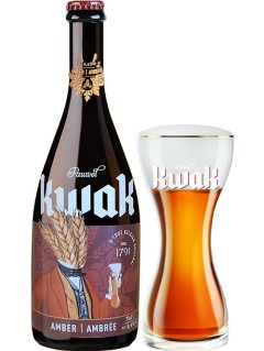 belgisches Bier Kwak in der 0,75 l Bierflasche mit vollem Kutscher Bierglas in Holzhalterung